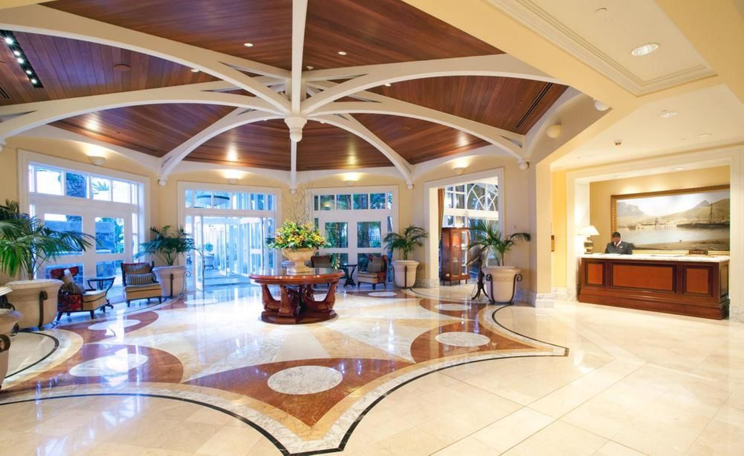 더 테이블 베이 호텔 케이프타운 외부 사진 The lobby of the Boca Raton Resort