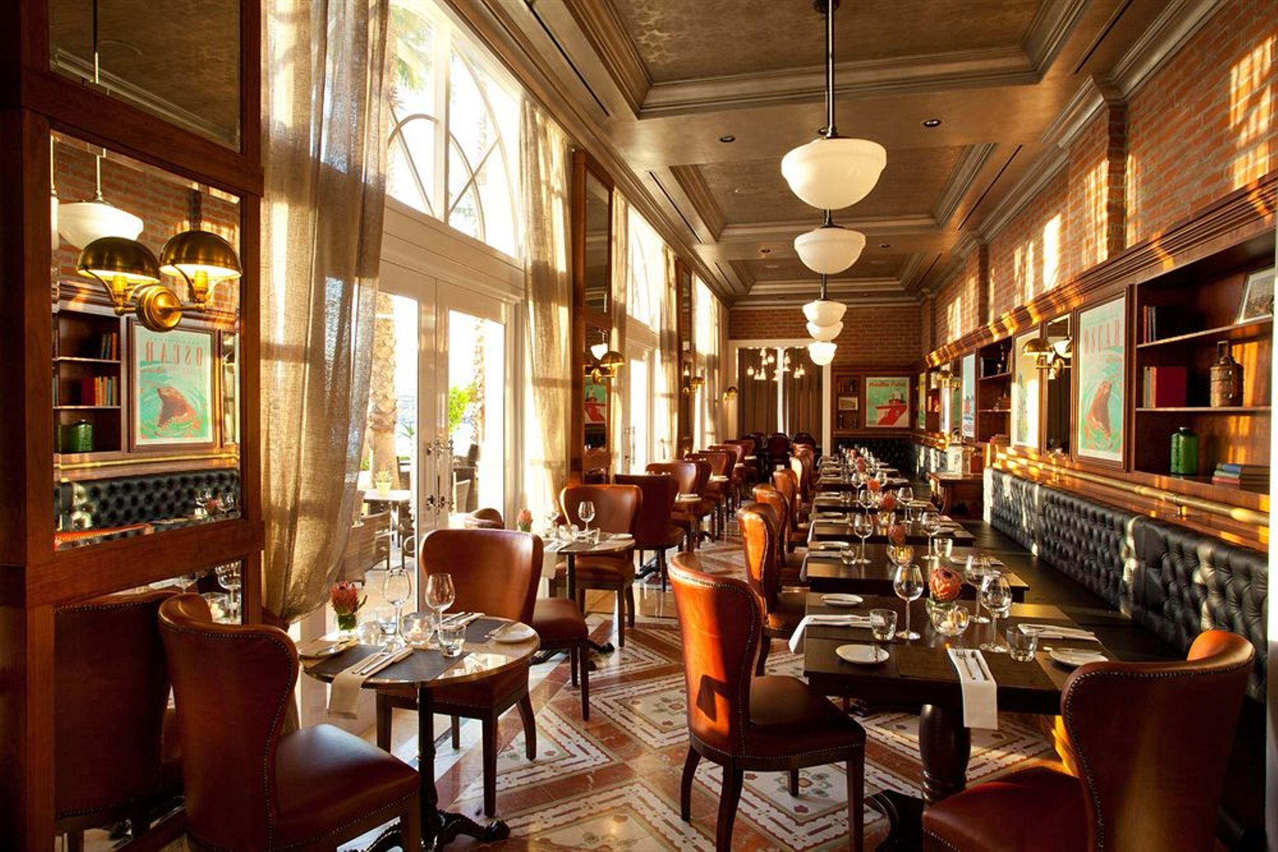 더 테이블 베이 호텔 케이프타운 외부 사진 Interior of the restaurant