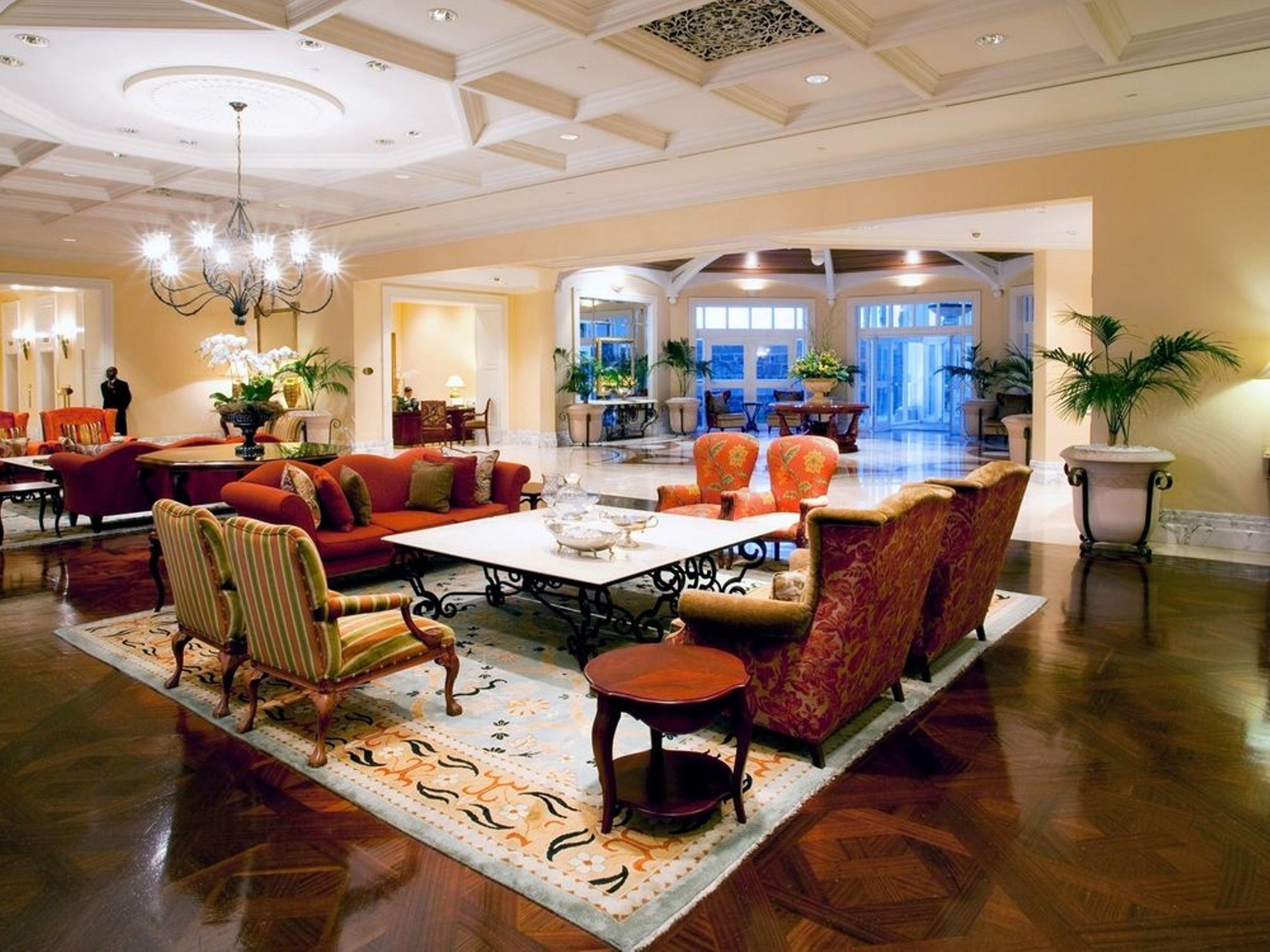 더 테이블 베이 호텔 케이프타운 외부 사진 The lobby of the Four Seasons Hotel, Miami