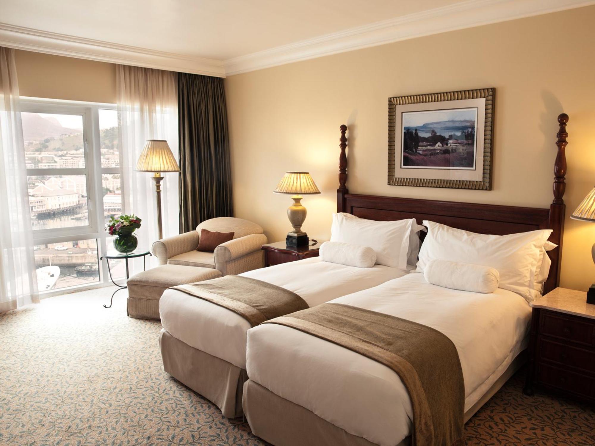 더 테이블 베이 호텔 케이프타운 객실 사진 A room at the hotel