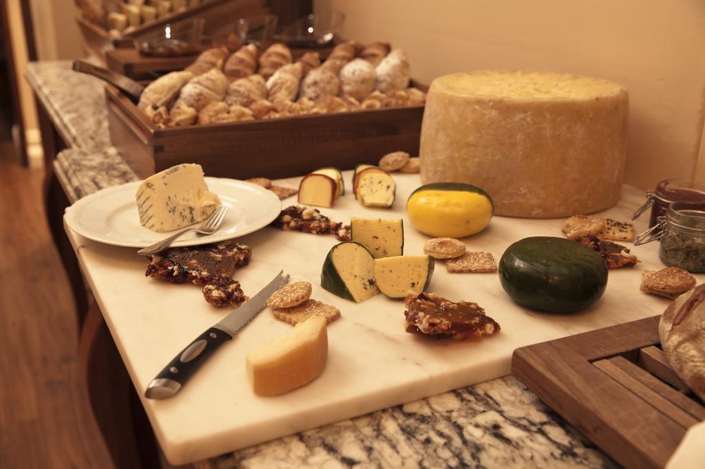 더 테이블 베이 호텔 케이프타운 외부 사진 Cheese